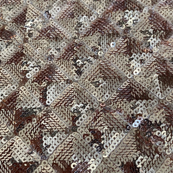 New, juniors L, sequin mini skirt with zipper closer - Picture 2 of 2